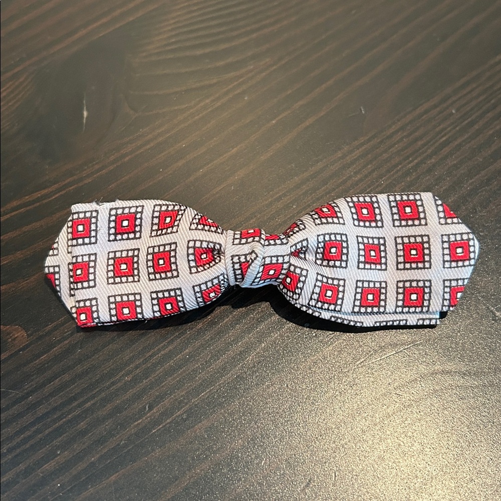 🦩Vintage Red & Grey Geometric Patterned Bow Tie - Pre-Tied Clipon